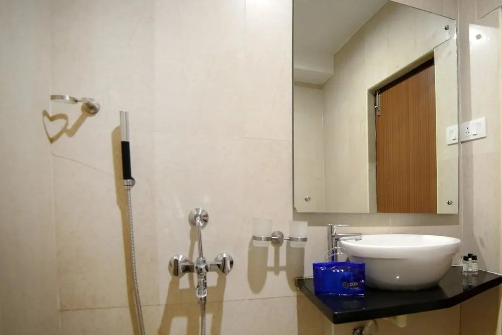 OYO 1566 Hotel Kranthi's Innotel