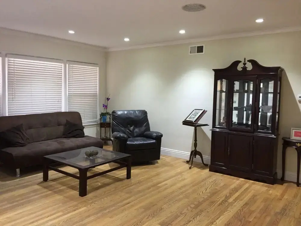 Lovely 2 Bedroom Home with Pool