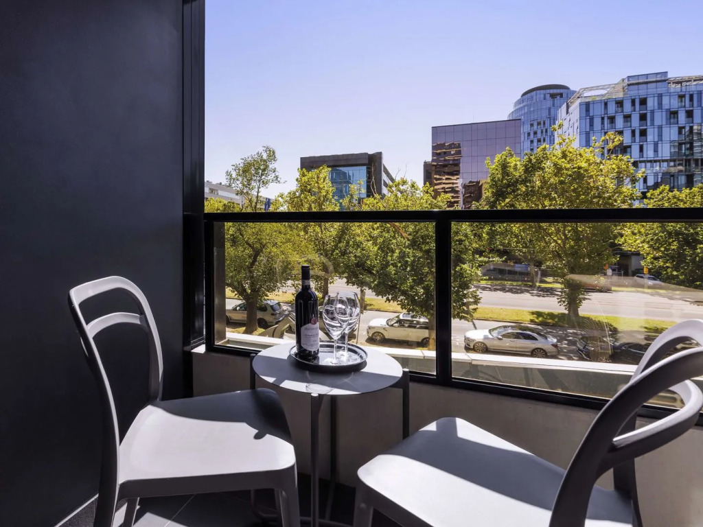 Oaks Melbourne St Kilda Road Hotel