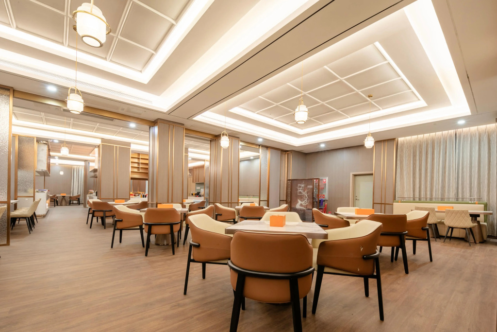 GreenTree Eastern Dali Railway Station Hotel