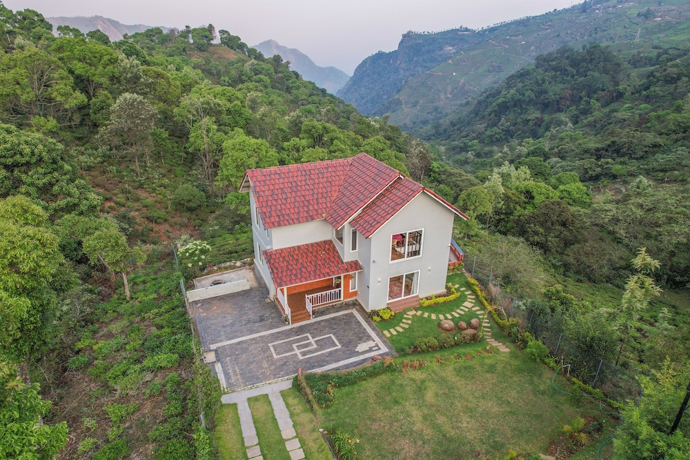 Moving Mist Villa