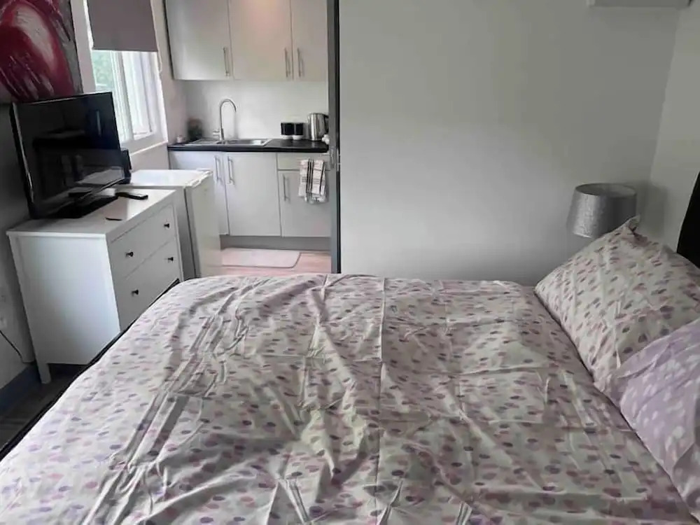 Remarkable Cozy 1-bed Studio in Romford London Uk