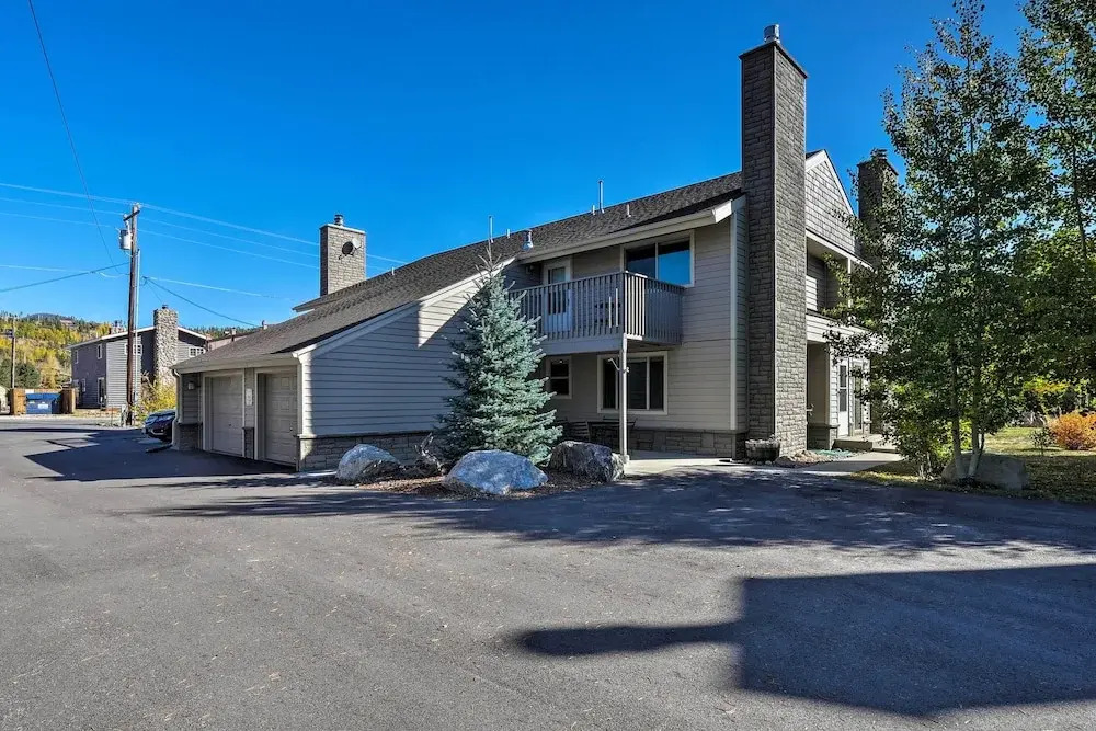 1 Block to Waterfront: Grand Lake Condo w/ Balcony