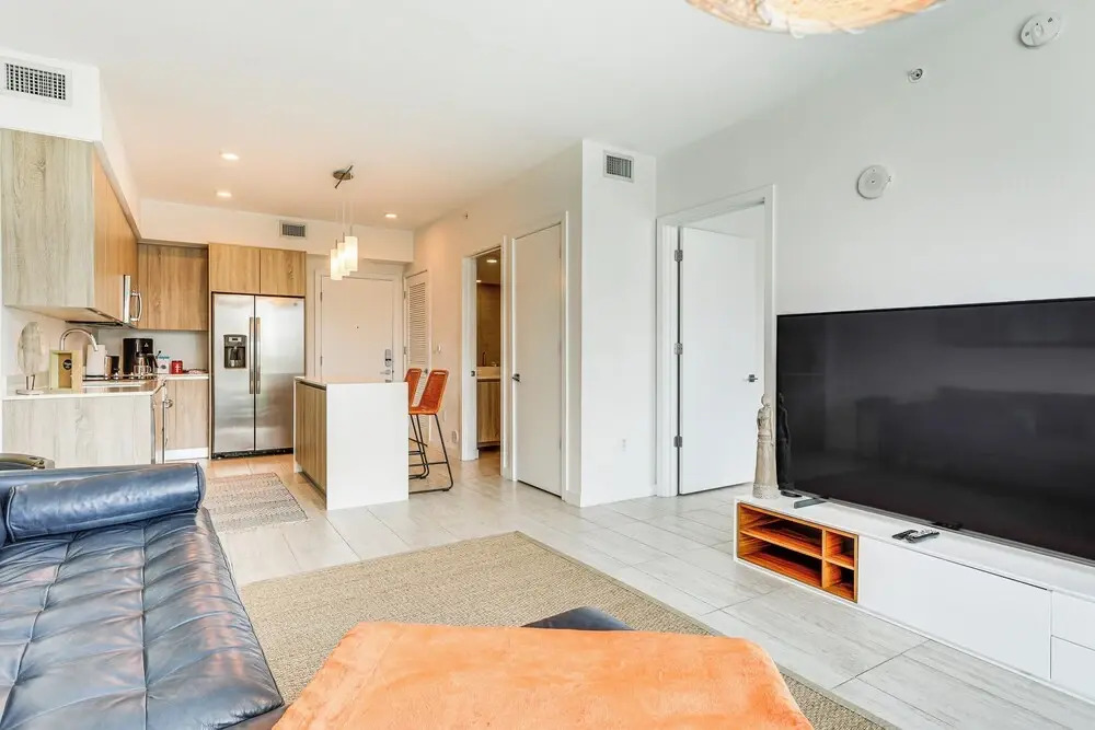 Chic Miami Condo w/ Pool, 6 Mi to South Beach