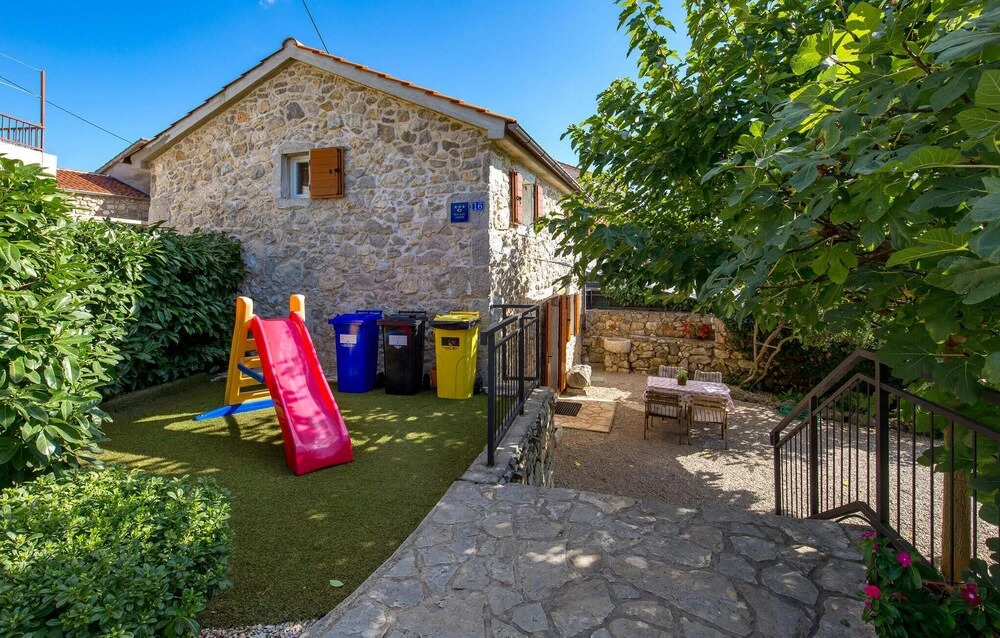 Pet Friendly Home In Brzac With Wifi