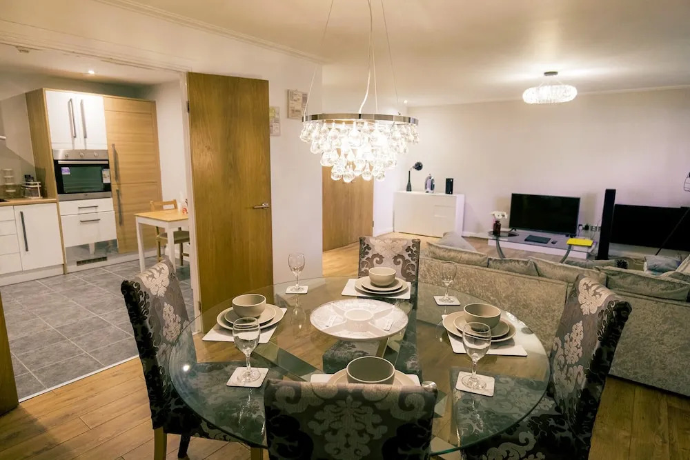 Stunning Holiday Stay With Free Gym and Parking