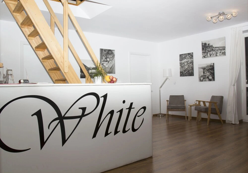 White Podwale 19