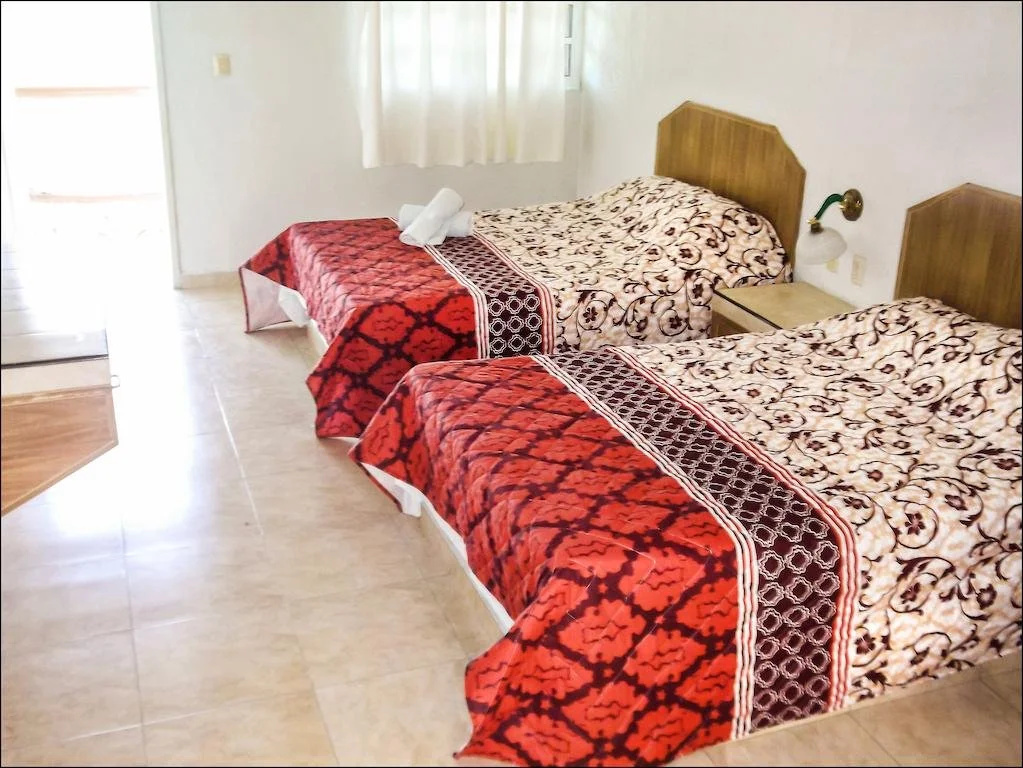 Hotel Laguna Encantada