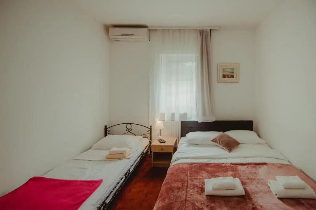 B&B Laguna