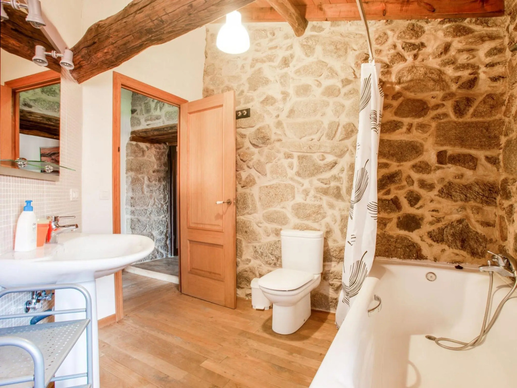 Farmhouse in Castrotañe with Terrace