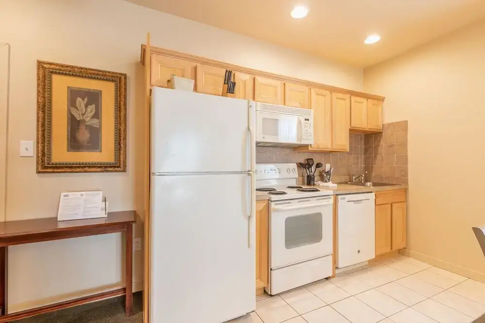 Ebb Tide Suites