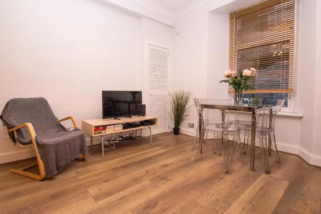427 - Salmond Place Apartment