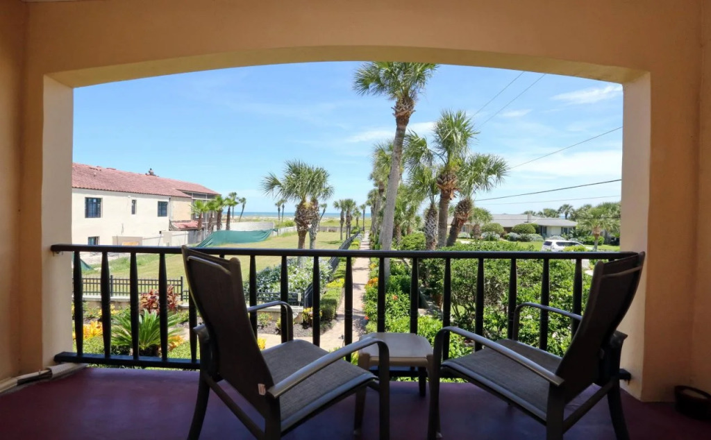 La Fiesta Ocean Inn & Suites