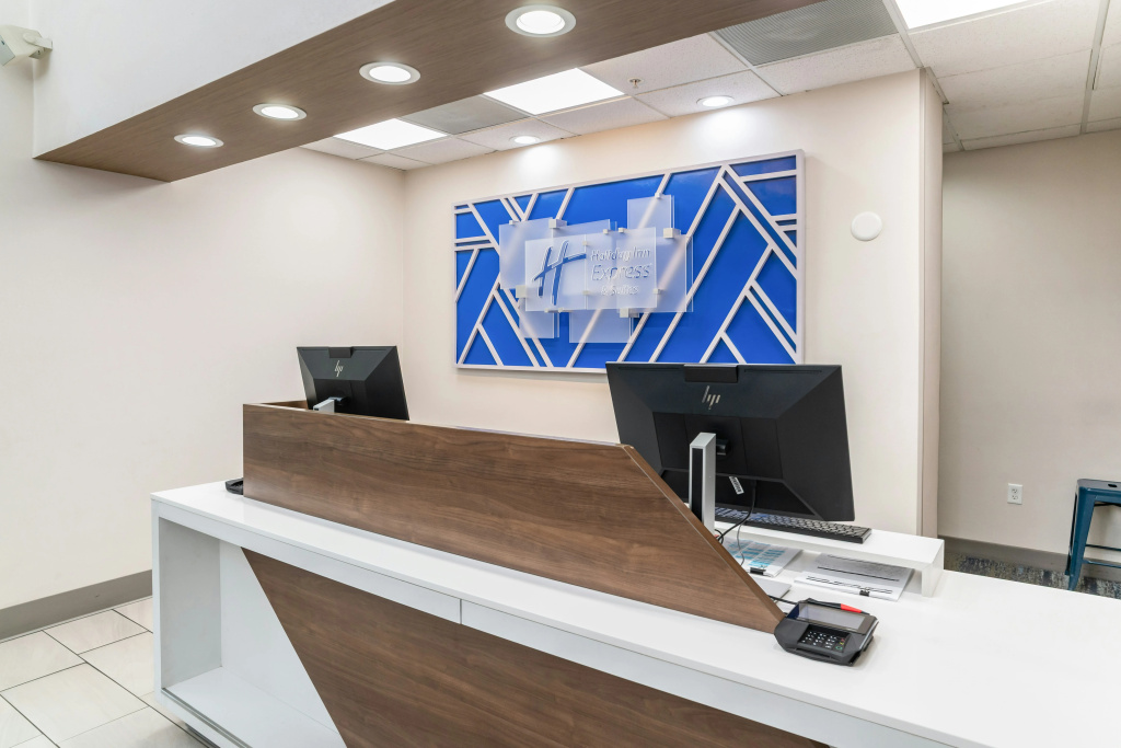 Holiday Inn Express Hotel & Suites San Diego Otay Mesa by IHG