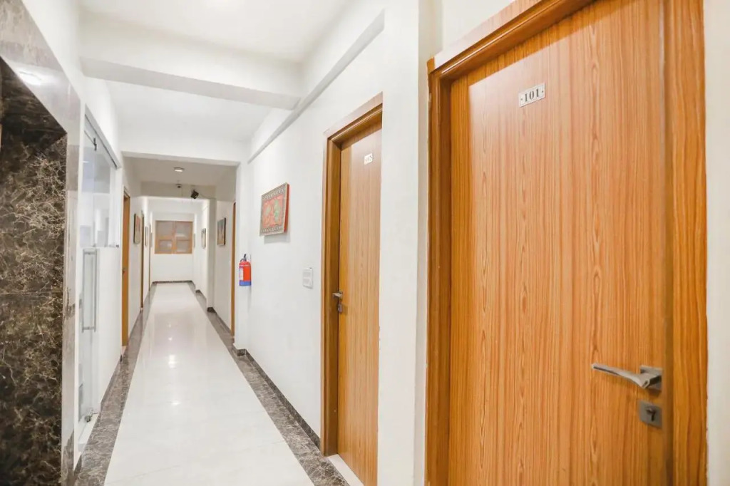 FabExpress Royal Stay