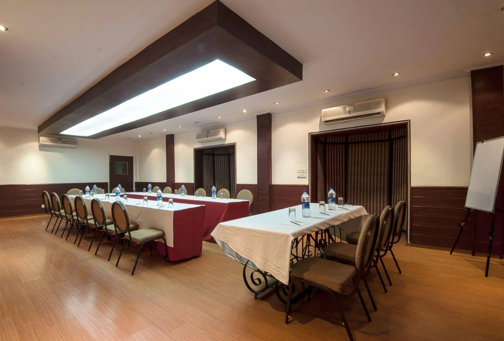 FabHotel Siris 18 - Aravali Biodiversity Park