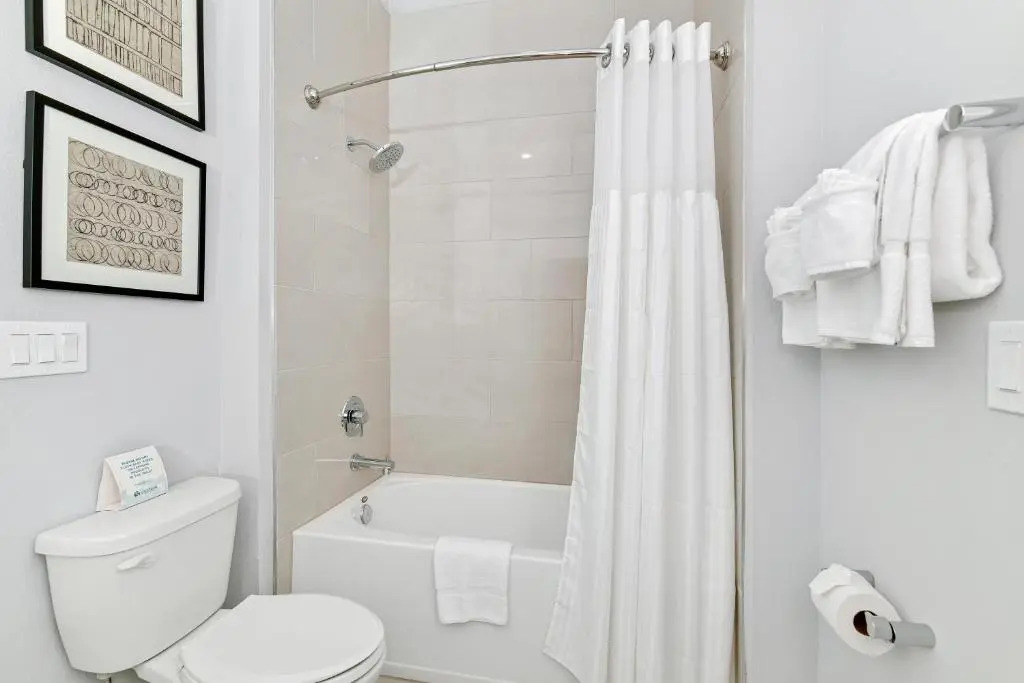Stylish Condo near Disney w Hotel Amenities 7770- 26-110