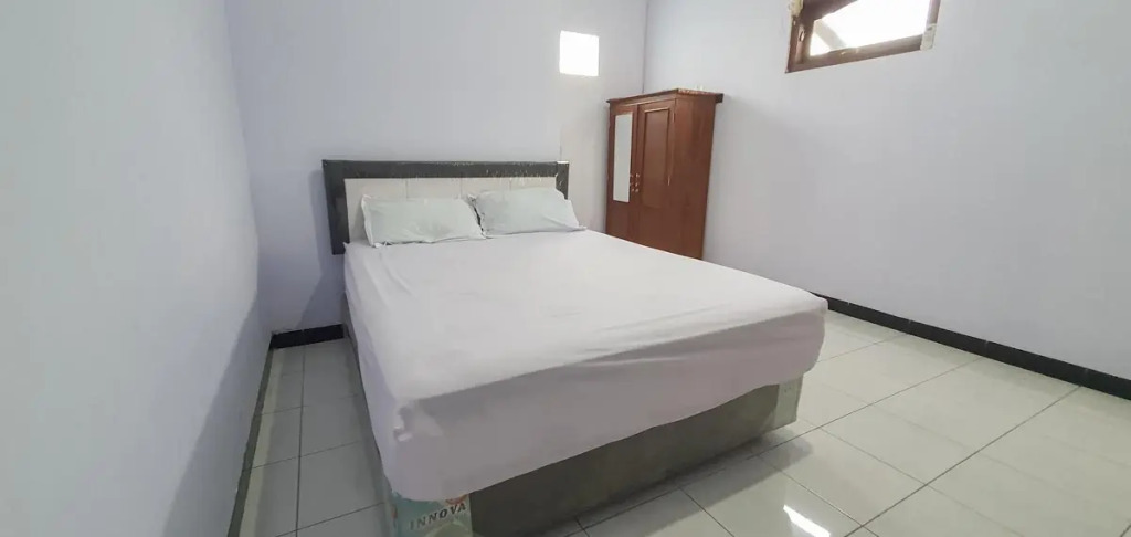 Angrumba Family Homestay near RSUD Caruban Mitra RedDoorz