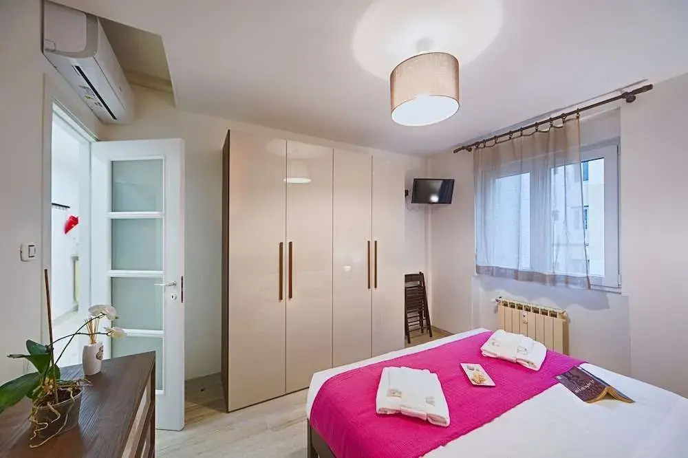 Elegant Pol's Loft