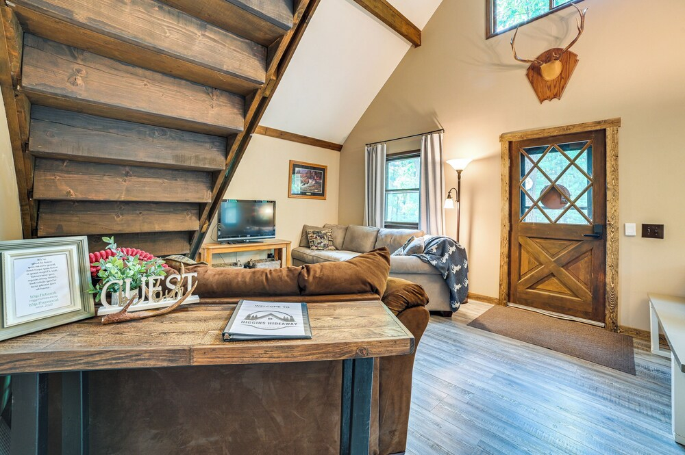 Family Roscommon Home - 3 Mi to Higgins Lake