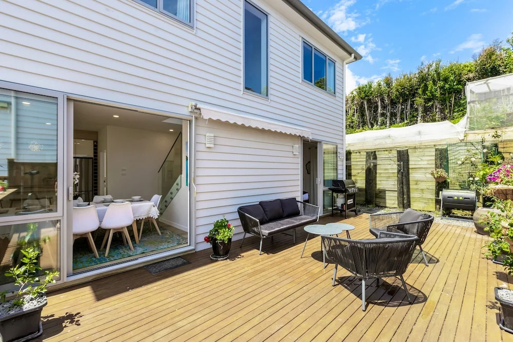 Taka Retreat near Beach with Parking and Patio