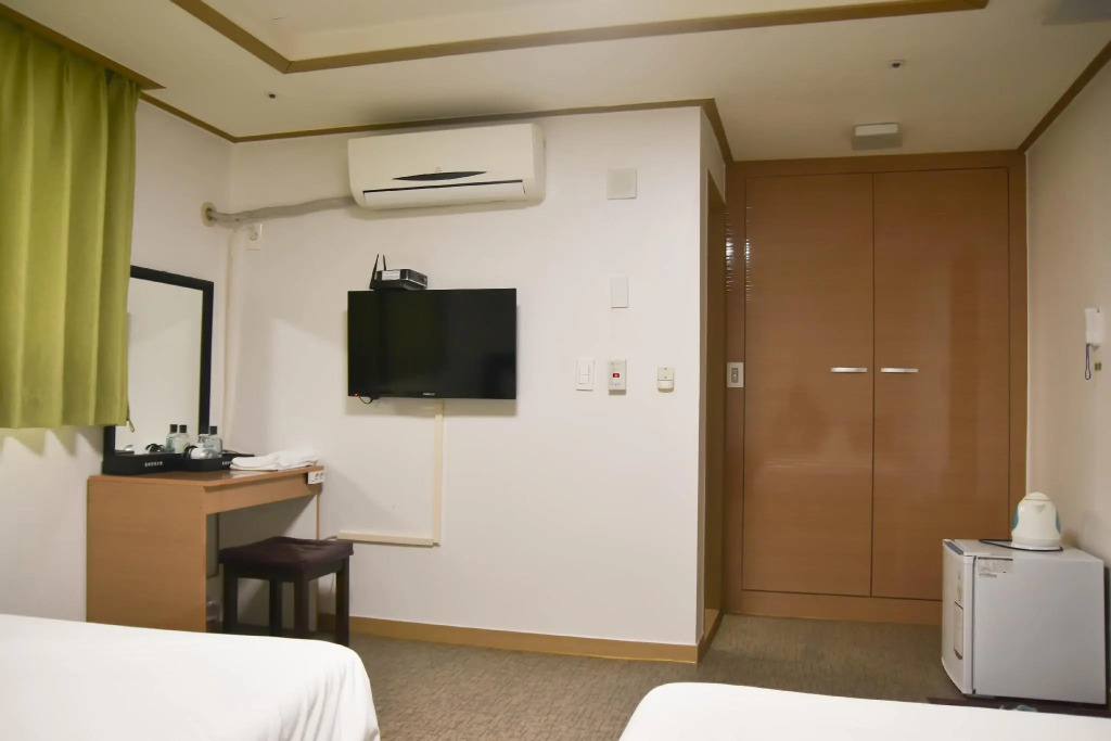 Olle Tourist Hotel