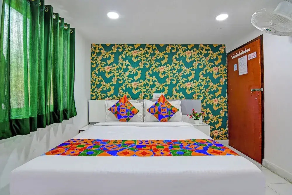 Fabhotel Dream Star