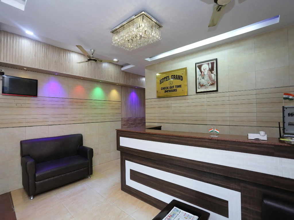 OYO 22078 Hotel Grand
