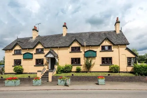 Golden Lion Hotel