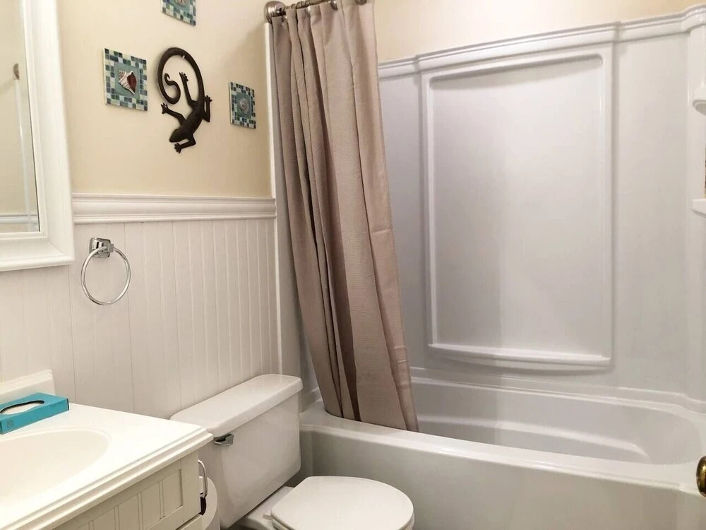 Coastal Fun In The Sun 2 Bedroom Condo