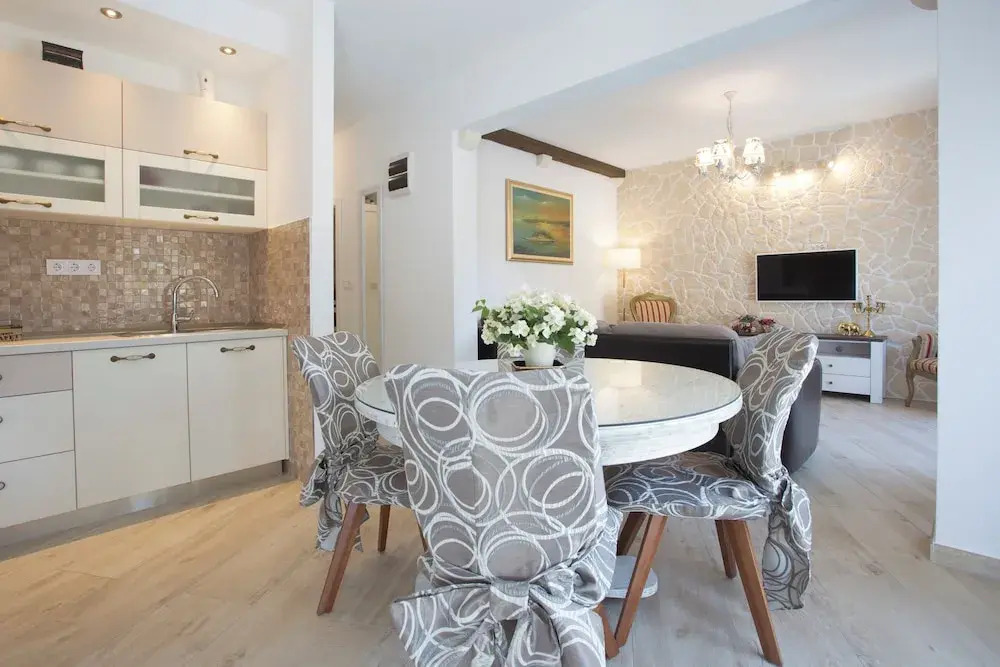 Villa Capitis in the Centre- Luxury Apartment with Swimming Pool