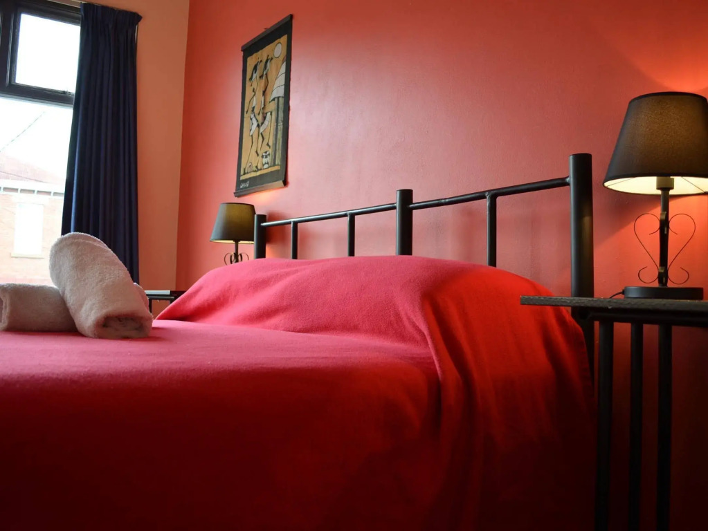 Hobarts Accommodation & Hostel