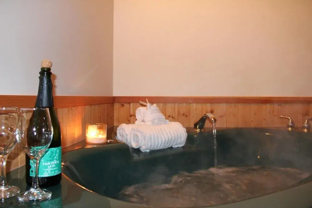 Private Oceanfront Cabin And Hot Tub! - Gww