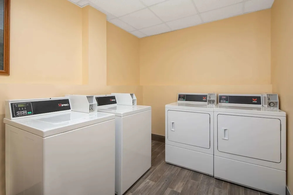 Microtel Inn & Suites by Wyndham Columbia Fort Jackson N