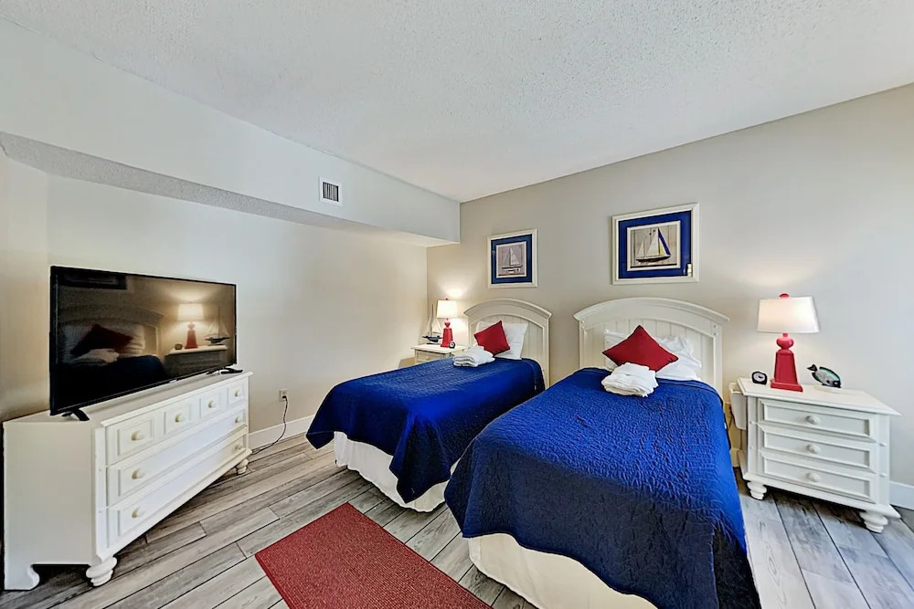 New Listing! Anchorage W/ Pool & Hot Tub 2 Bedroom Villa