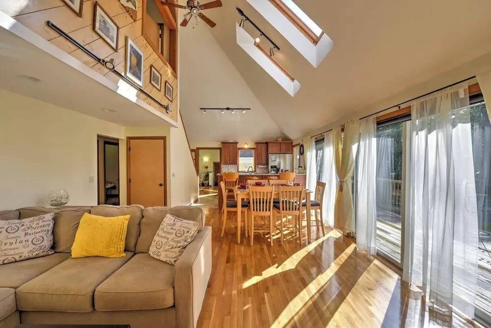 Families Welcome! East Falmouth Home 4 Mi to Beach