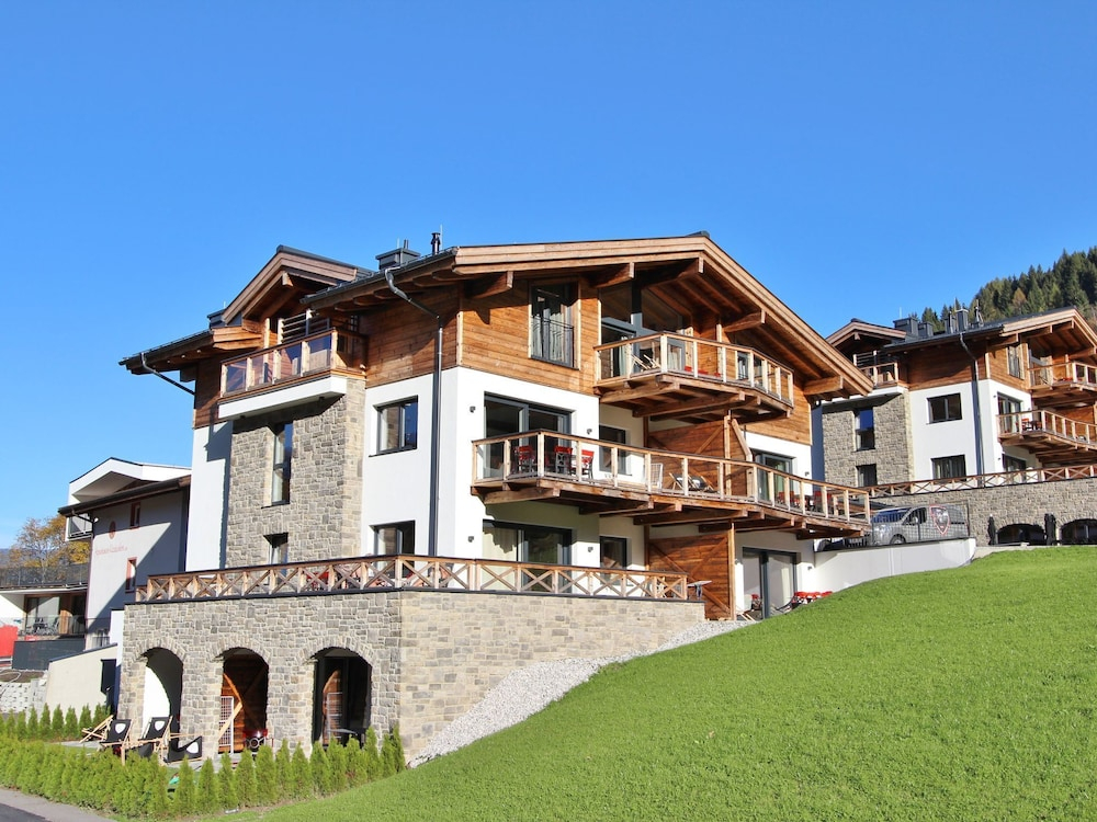Stately Apartment on a Hotel in Kaprun With Sauna & Hot Tub