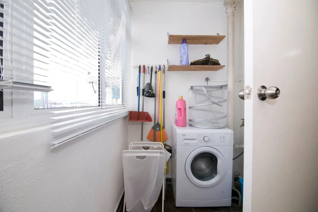 Charming 3BR Home in Quiet Neighbourhood