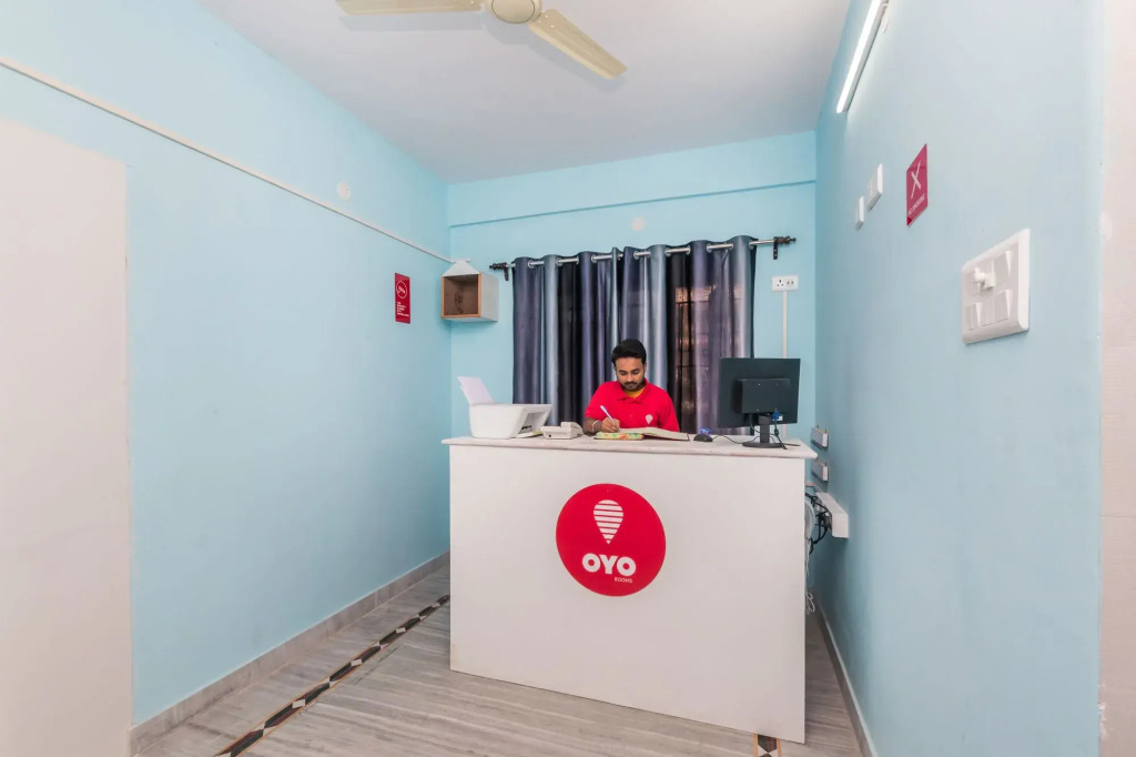 OYO 9811 Hotel Relax Inn