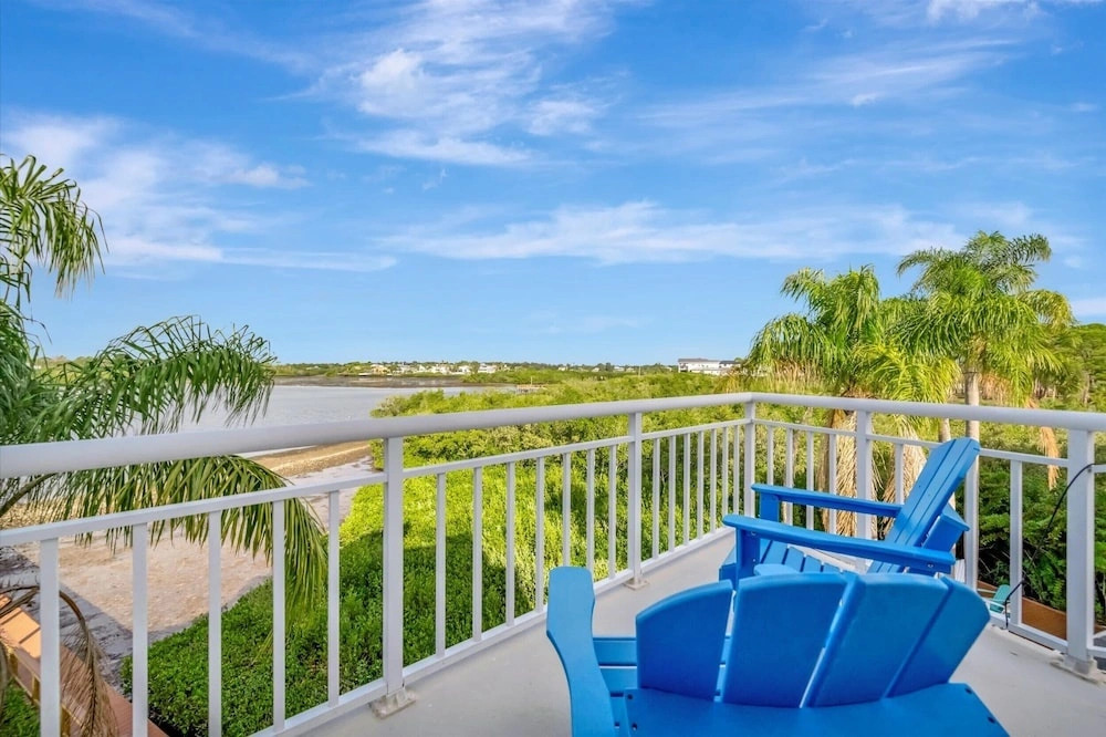 Palm Harbor Waterfront Home