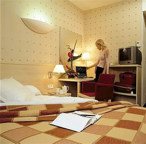 Hotel Athena