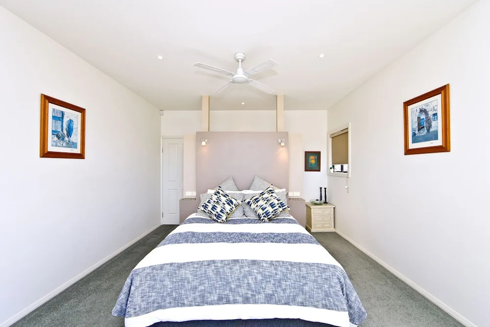 Wanda Point House - pure tranquillity and walk to beach