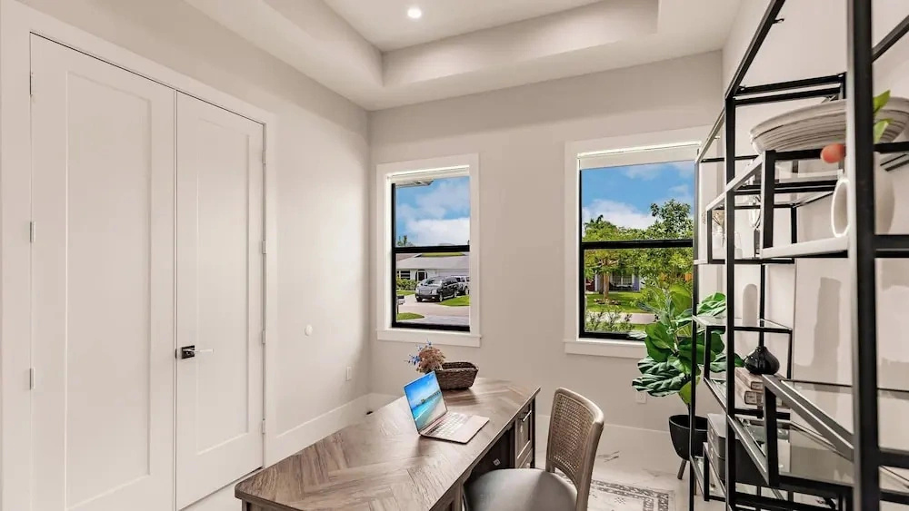 Coastal Sol by Avantstay Naples Park Retreat Pool + Outdoor Kitchen + Near Vanderbilt Beach