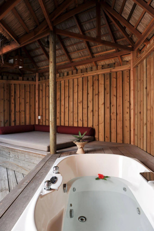 Komandoo Island Resort & Spa