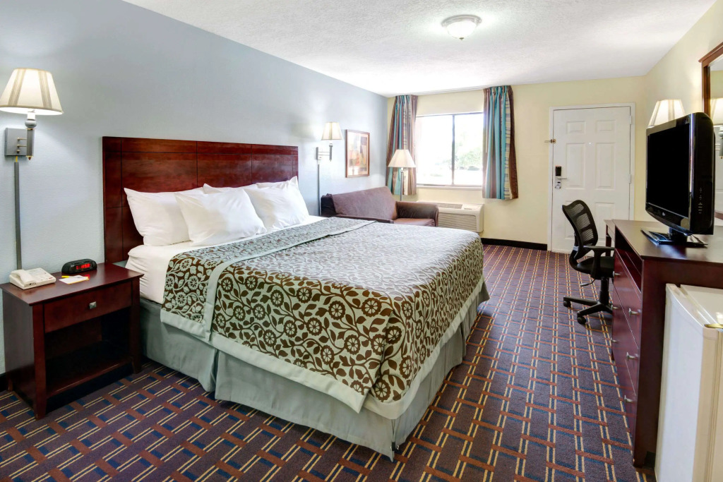 Days Inn & Suites by Wyndham Albuquerque West