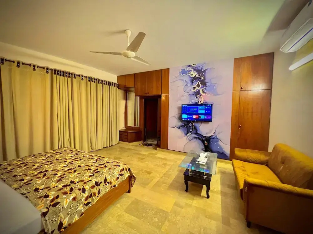 DHA Inn Guest House