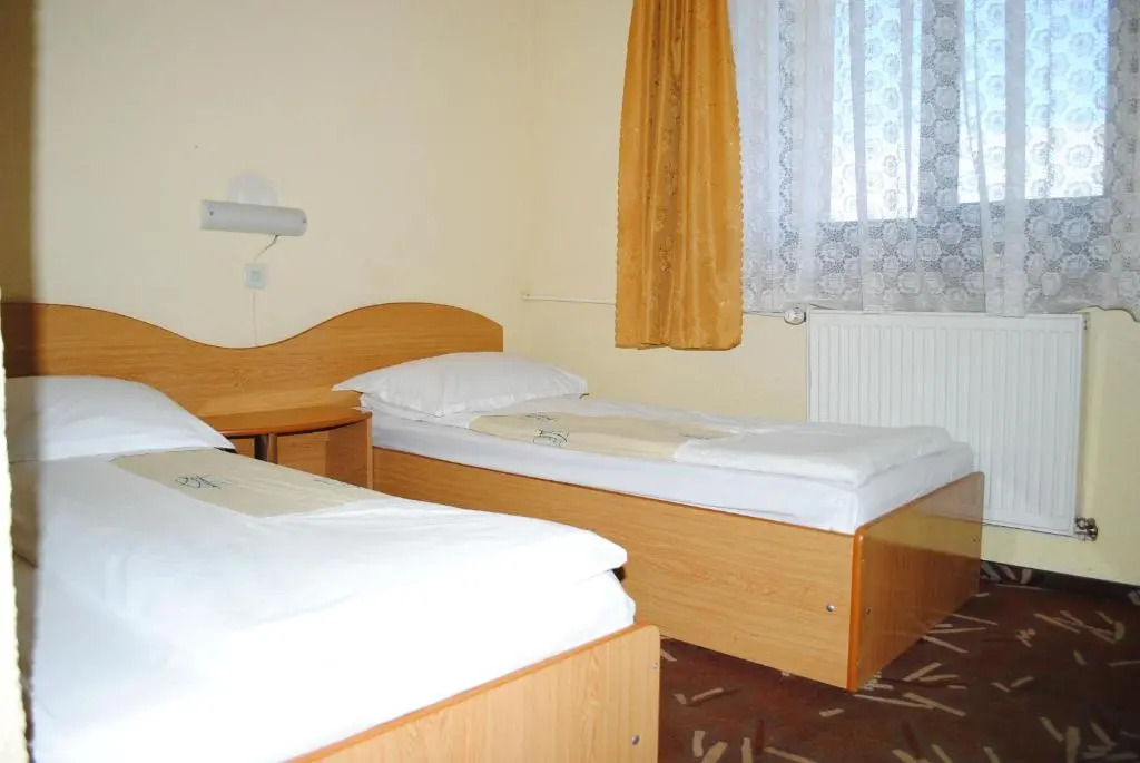 Hotel West