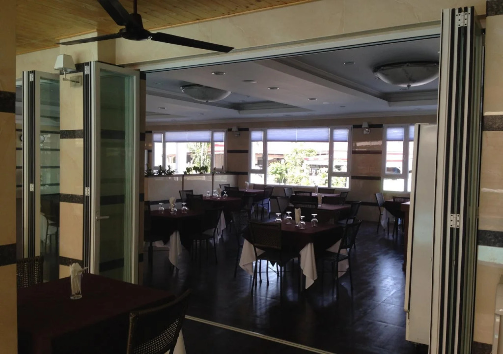 Townhouse Oak Vera Hotel Near Clark International Airport