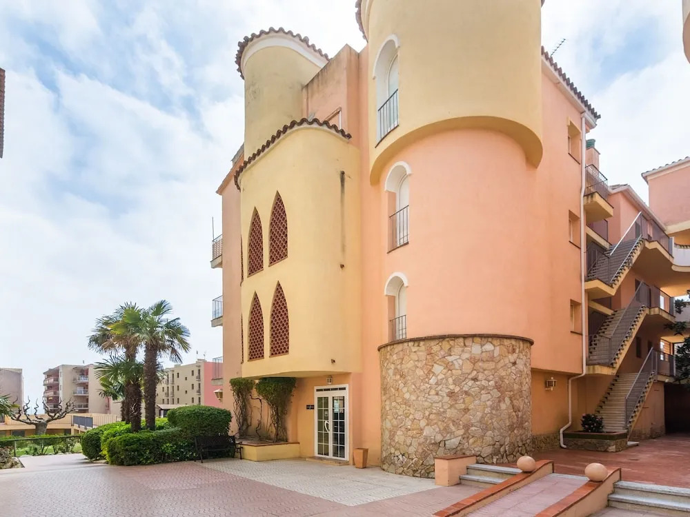 Holiday Home in Complex near Sea