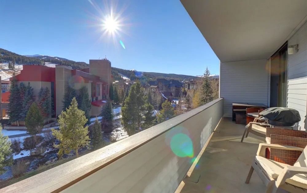 Pet Friendly, Beautifully Remodeled with Mountain Views - SB204 by Redawning